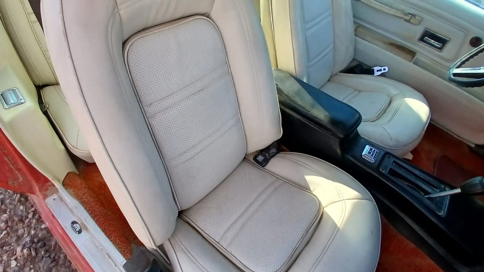 Front bucket seats